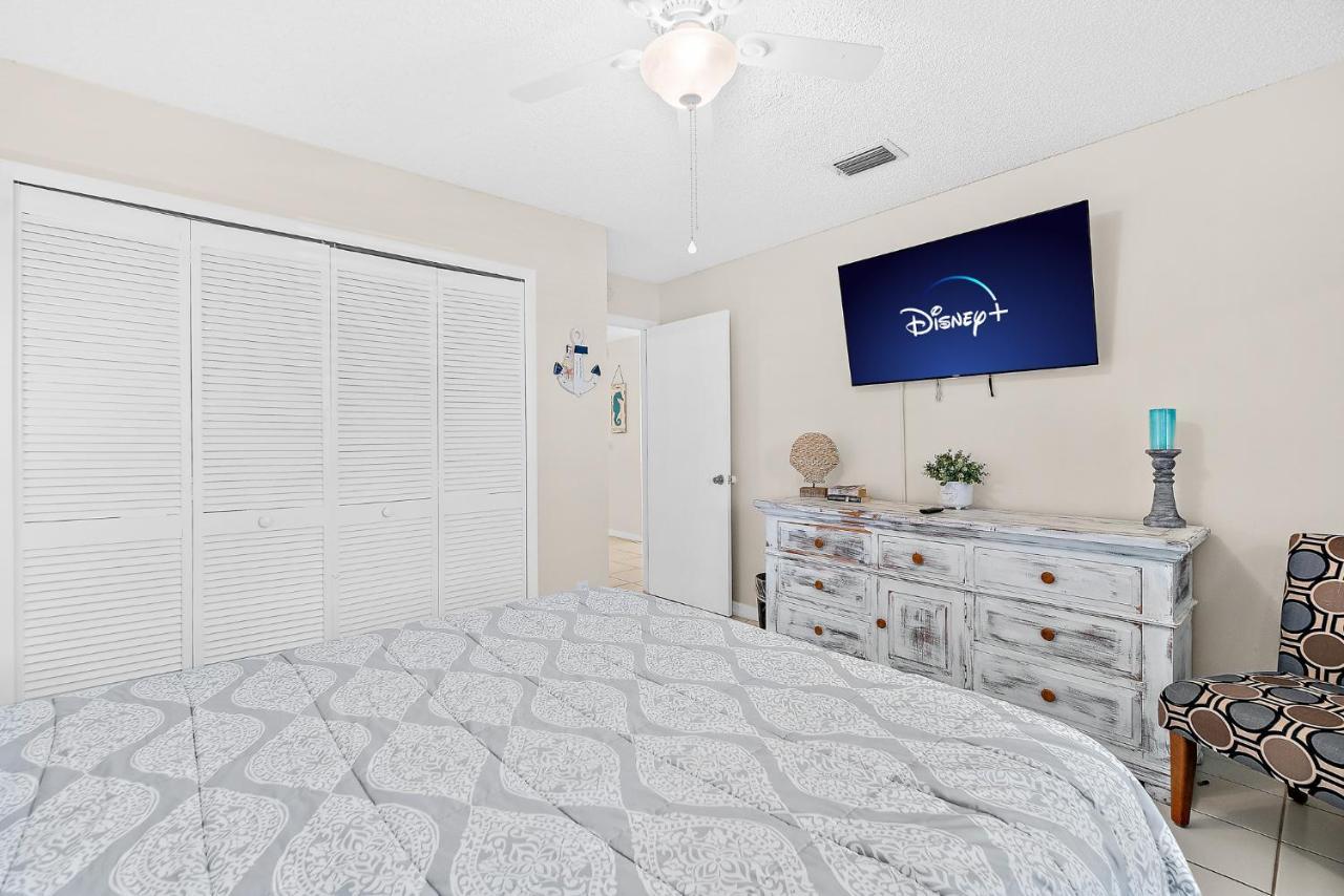 Serene Seaside Retreat - Dog Friendly - 2Br Townhouse With Shared Heated Pool Steps To Paradise Beach! Melbourne Exterior foto